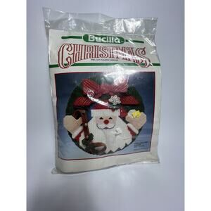 Bucilla Santa Welcome Wreath Plastic Canvas Yarn Art UNOPENED KIT